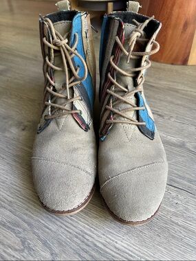 Toms Women's Tan Suede Combat Boots with Blue and Black Accents
